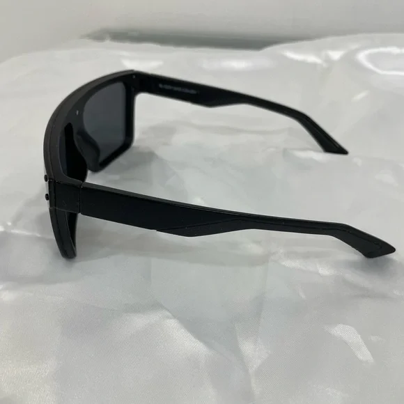 🩵6/$30 — Black Oversized Square Sunglasses - Picture 3 of 8